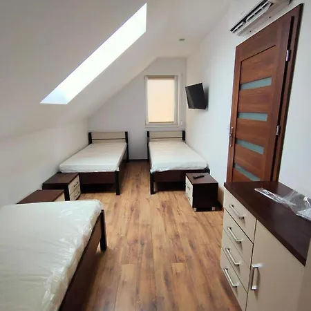 Mysliwska: Chocznia Retreat With Pool Near Zator And Energylandia Apartment Wadowice