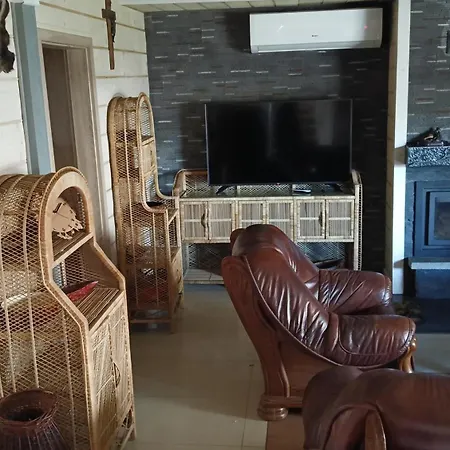 Apartment Mysliwska: Chocznia Retreat With Pool Near Zator And Energylandia Wadowice