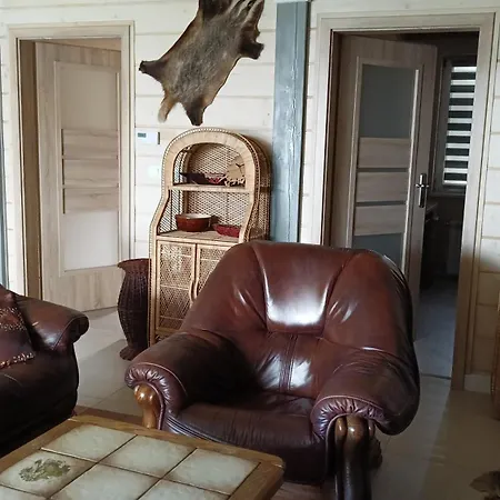 Apartment Mysliwska: Chocznia Retreat With Pool Near Zator And Energylandia Wadowice
