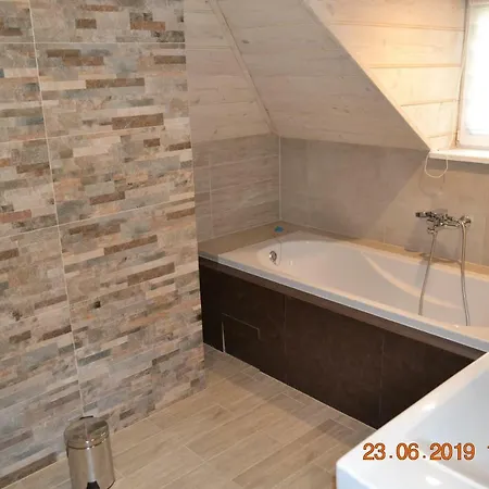 Apartment Mysliwska: Chocznia Retreat With Pool Near Zator And Energylandia *